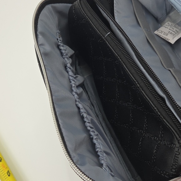 Black Checkered Toiletry Bag With Multiple Compartments - Picture 15 of 16